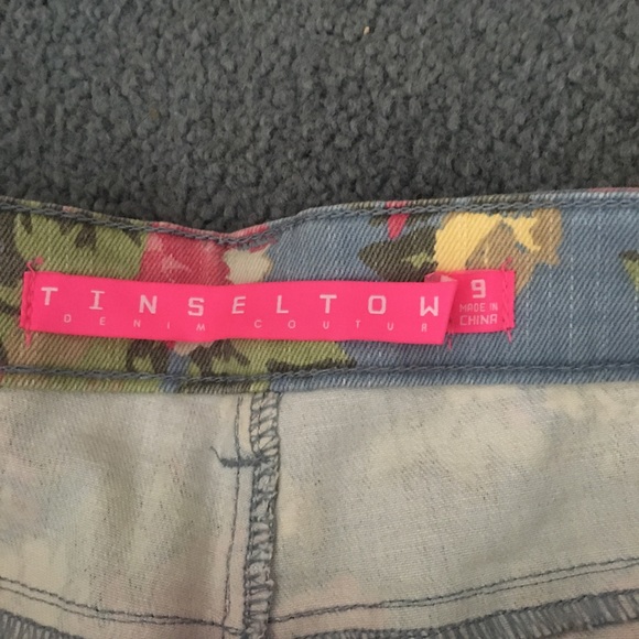 NWOT Floral denim shorts - Picture 2 of 3